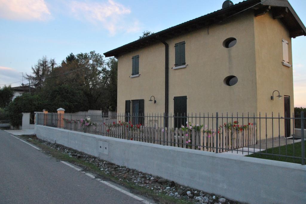 Casa Bassana Apartment Peschiera del Garda Luaran gambar